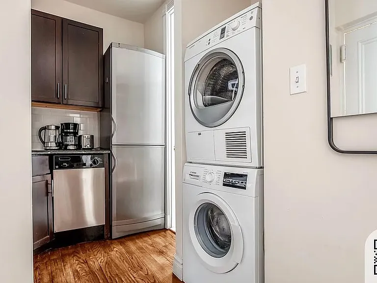 535 Hudson St #4H — Photo 1
