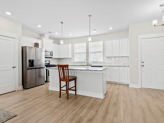 5th image of 115 Archdale St
