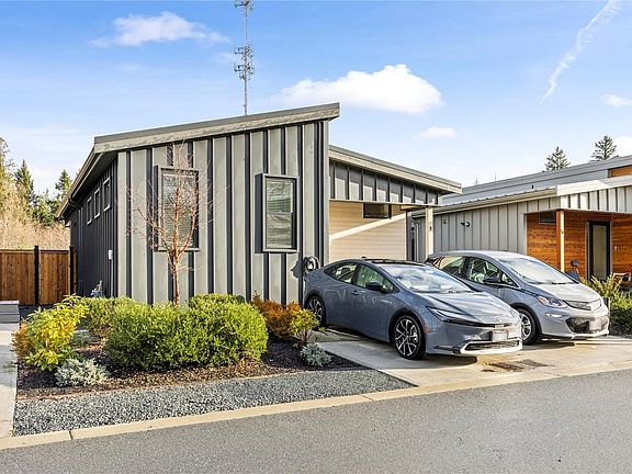 3rd image of 3025 Royston Rd #9