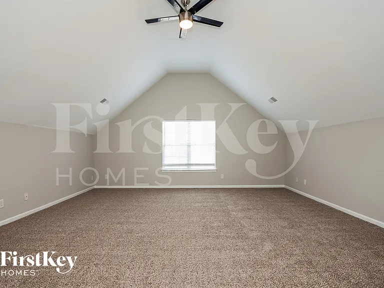 7301 Hidden Creek Dr — Photo 10