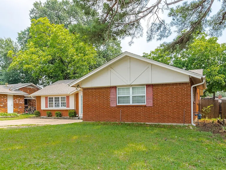 3406 Hastings Dr — Photo 4