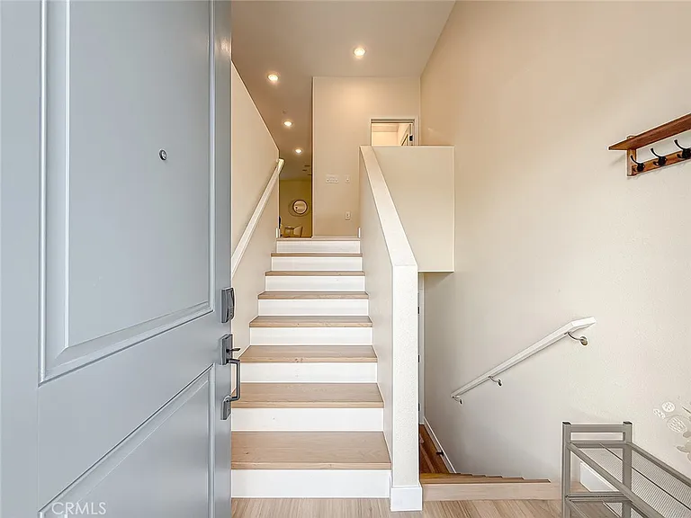 2860 Via Descanso — Photo 3