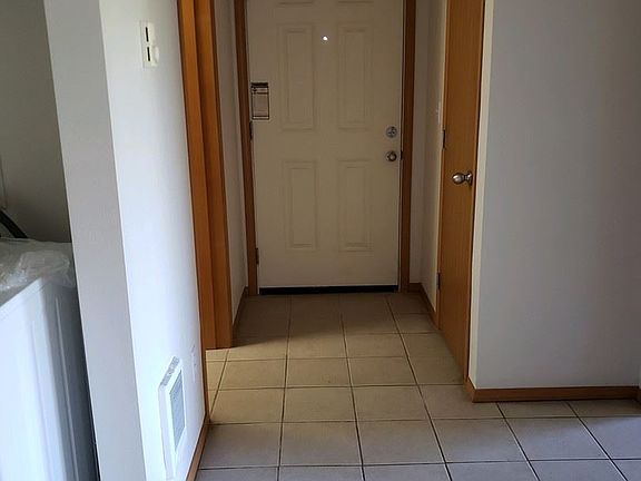 2nd image of 1609 E 68th St Unit 3B