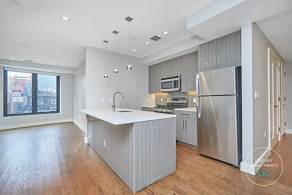 Rented by Luxury Apartments LIC | media 1