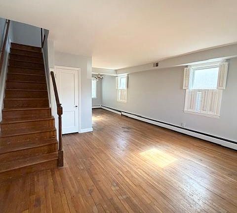 2nd image of 322 Arundel Rd W