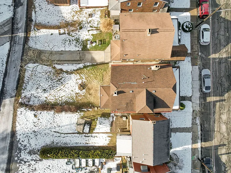 111 Kaplan Avenue — Photo 17
