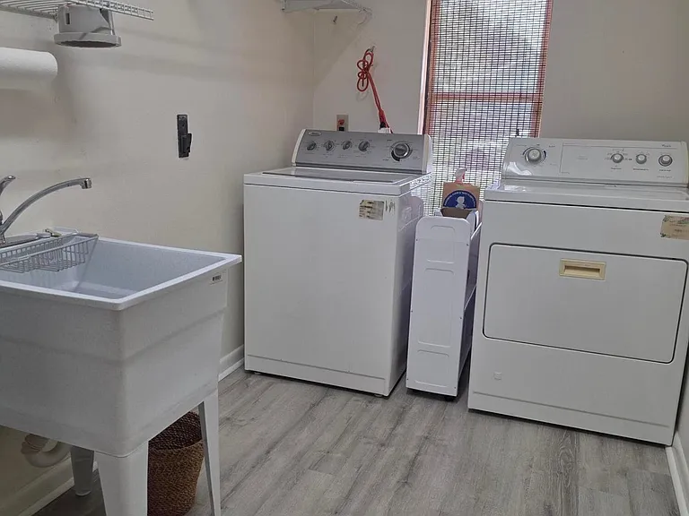 1825 Fox Bay Dr — Photo 7