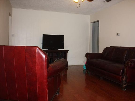3rd image of 9707 Cottle Dr