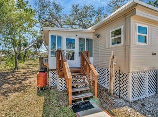 1608 Thrush Dr, Zephyrhills, FL 33540