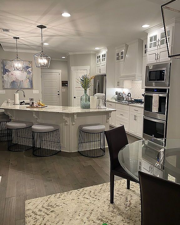 Beautiful Gourmet Kitchen!