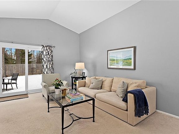 4th image of 9399 Basswood Dr