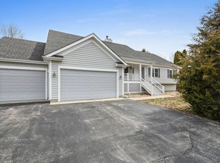 14N041 Gunpowder Ln, Elgin, IL 60124