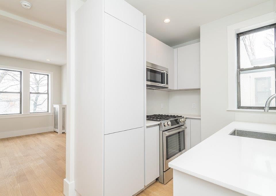 1st image of 8 Elko St APT 12