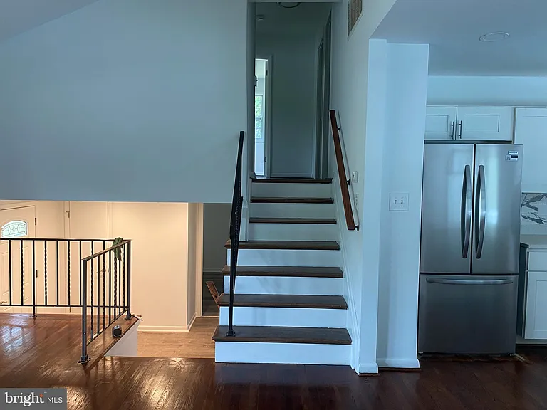 3615 Laguna Ct — Photo 3