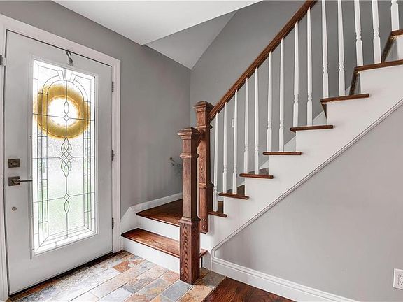 3rd image of 9405 Knox Dr