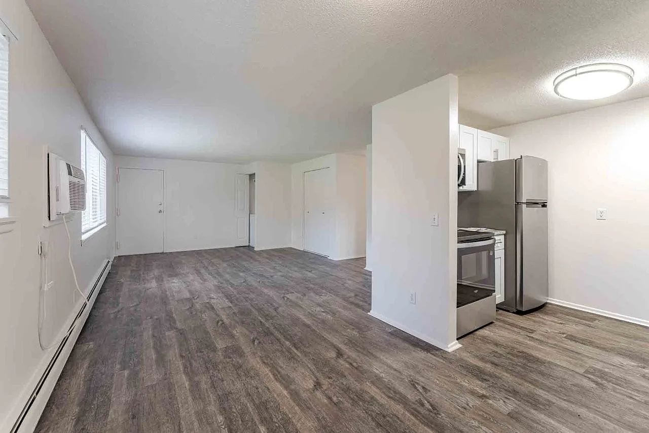 Creek Hill Apartment Homes — Photo 3