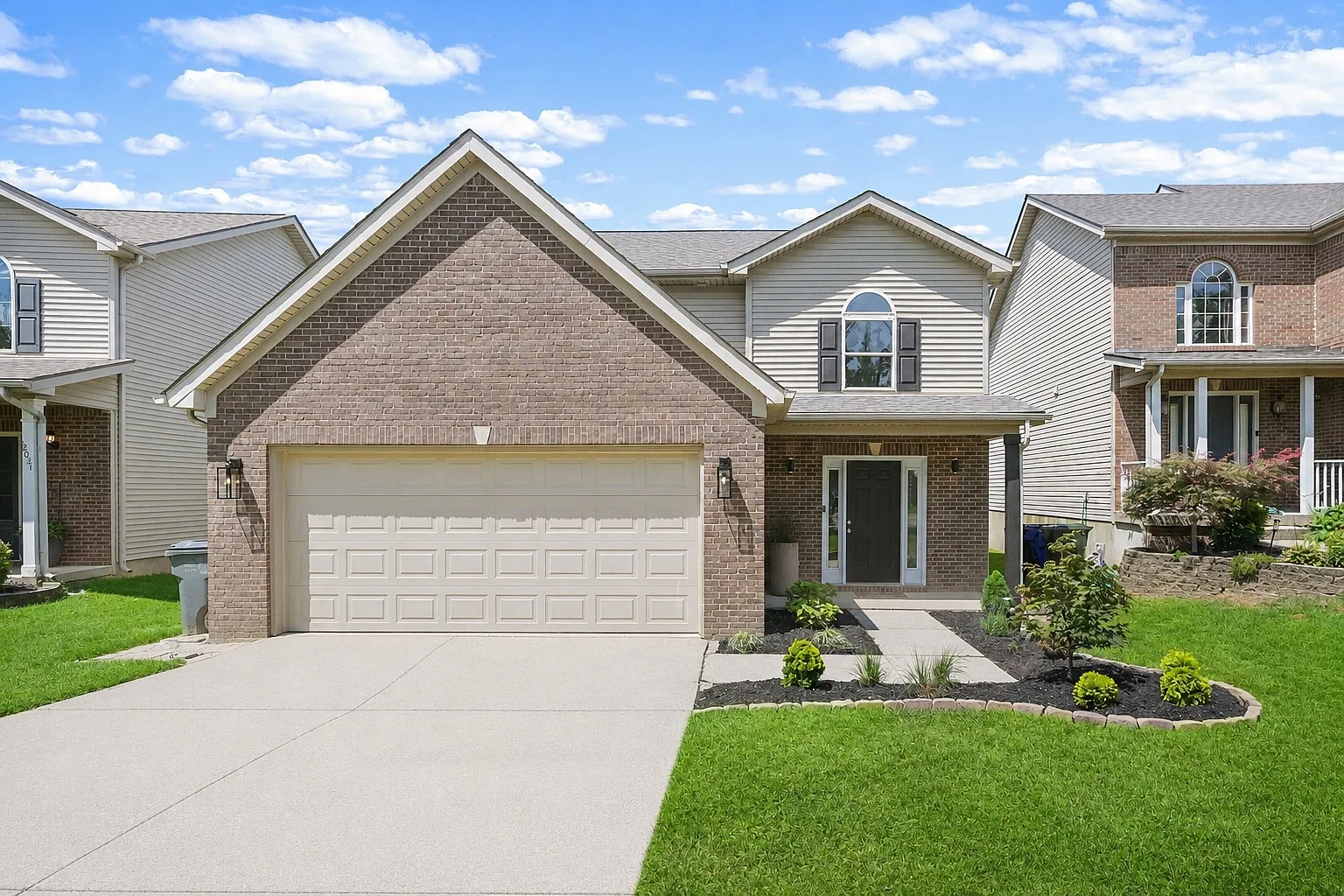 3 bed, 2.5 bath, 1670 sqft, $2,250 — Photo 1