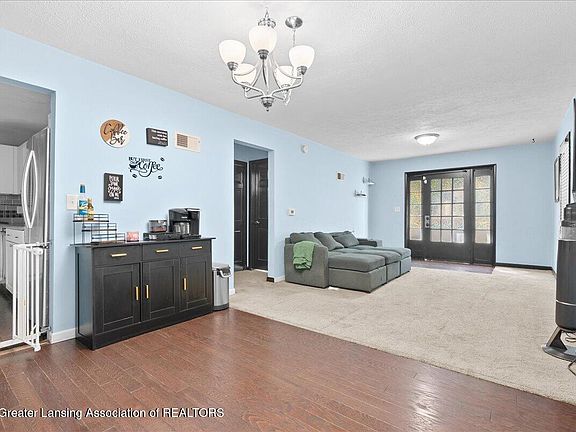 5th image of 617 Irvington Ave