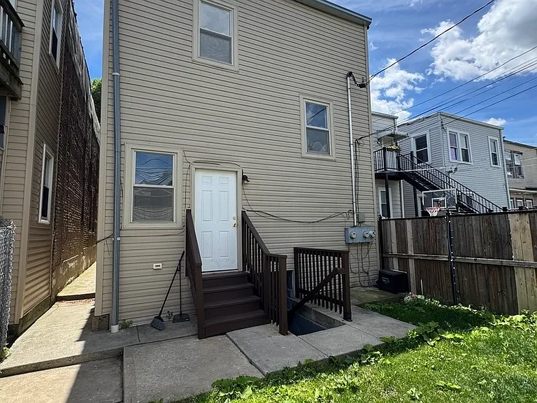 3434 W Le Moyne St #2 — Photo 12