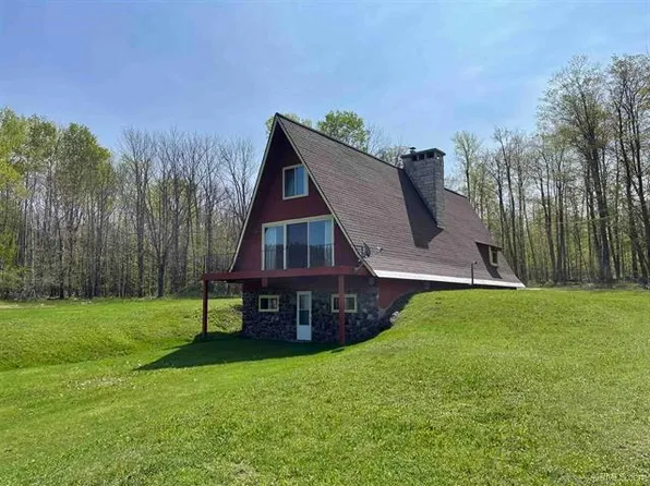 11010 Junet Rd, Ironwood, MI 49938