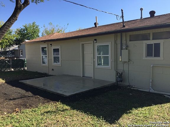 3rd image of 539 W Mariposa Dr