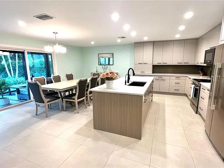4836 Napoli Dr — Photo 5