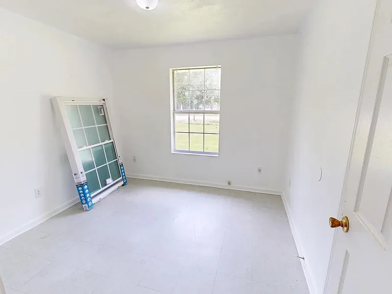 1112 Pinder Ln — Photo 9