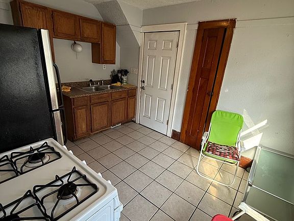 4th image of 3600-02 N Vel R Phillips Ave