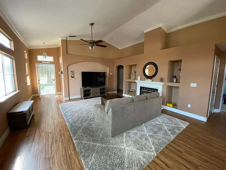 6041 Bach Ct — Photo 15