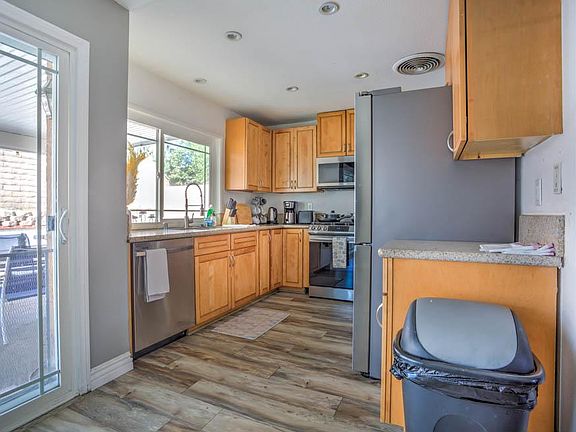 5th image of 2860 S Amador Ave