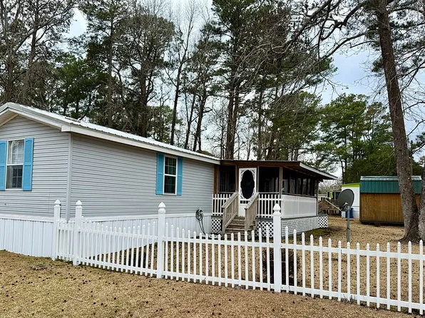 3314 Bridges St #84, Morehead City, NC 28557