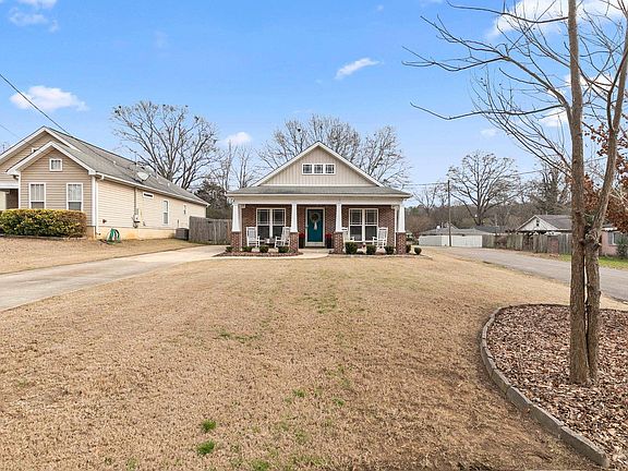 4th image of 109 Alpine St