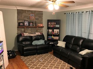 12242 Short St, Remington, VA 22734