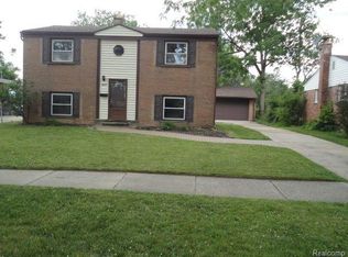 2922 Grange Rd, Trenton, MI 48183