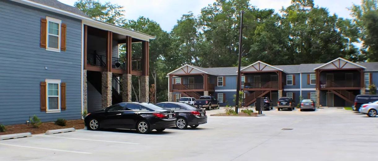 The Woodlands Apartments — Photo 2
