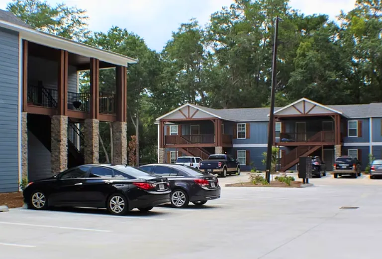 The Woodlands Apartments — Photo 2