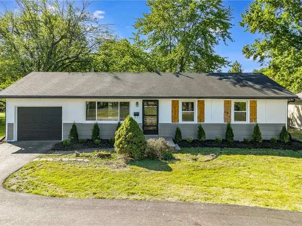 4509 Red Bridge Rd, Kansas City, MO 64137