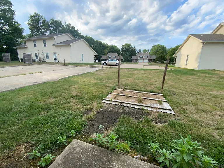 1605 Steamboat Ln — Photo 15