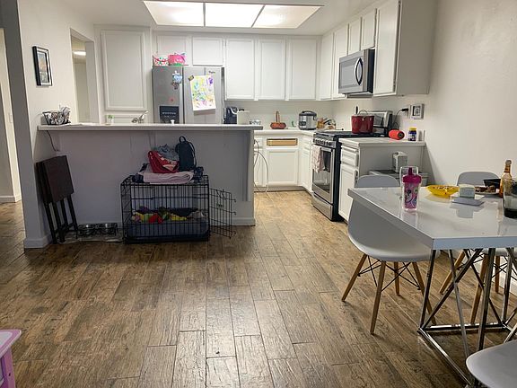 4th image of 363 N Melrose Dr Unit F