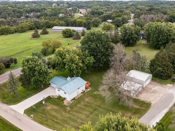 28 Leprechaun Ln, Mantorville, MN 55955