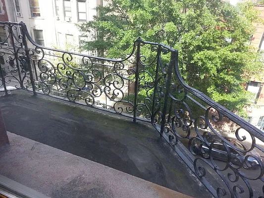 Rented by America Mecca Realty LLC | media 8