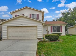 2390 Vista Dr, Woodridge, IL 60517