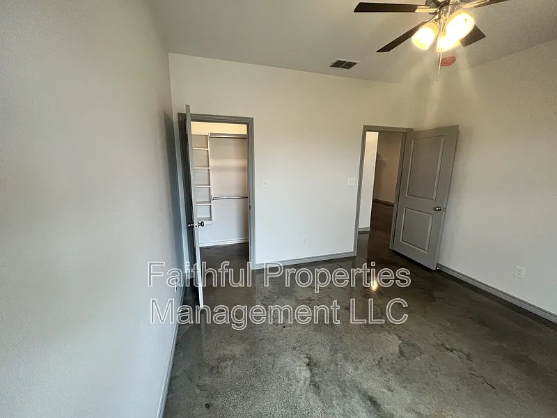 2 bed, 1.0 bath, $1,295 — Photo 4