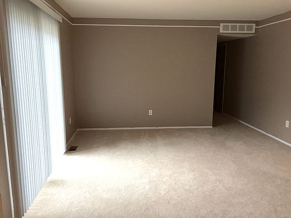 4th image of 44186 Providence Dr