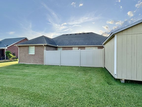 3rd image of 89 Auburn Hills Dr