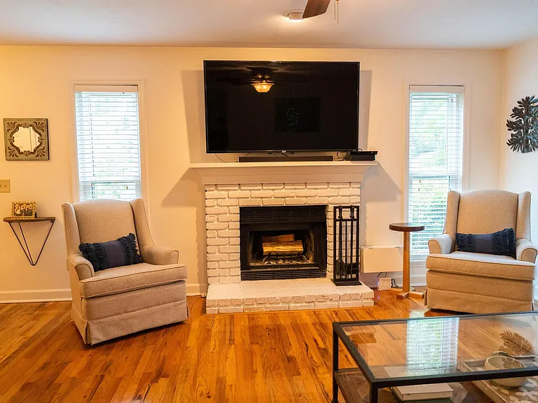 3160 Brockton Way — Photo 5