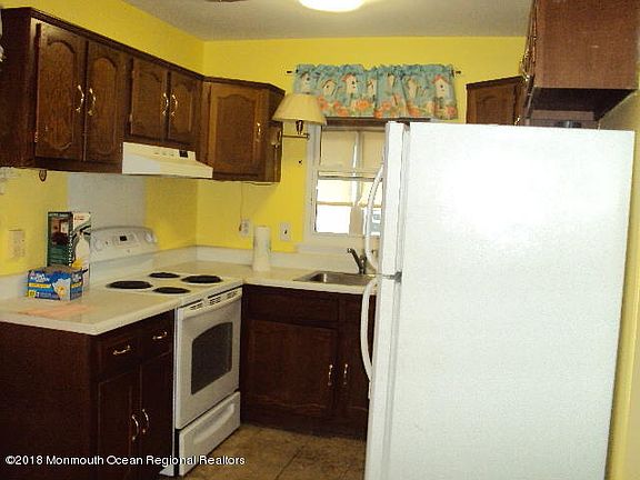 5th image of 32 Yorktowne Parkway #B