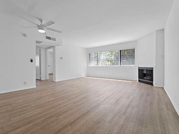 4th image of 15051 Moorpark St #E115321c2
