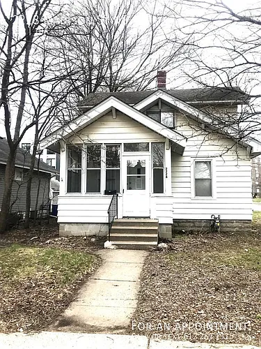 2228 Madison St NE Photo 1