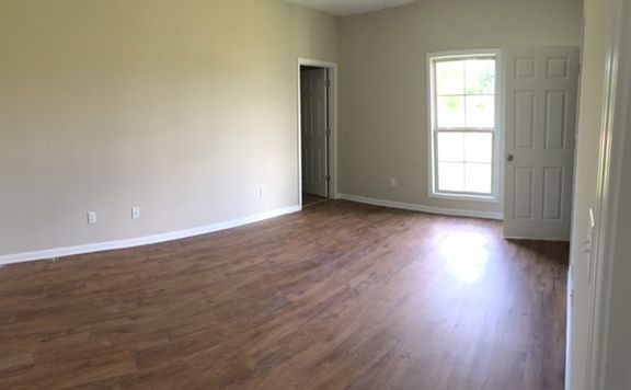 4th image of 20 Fernwood Ct